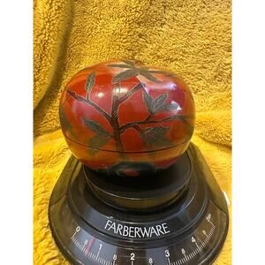 Vtg Chinese Red Lacquered Presentation jewerly trinket Box Strawberries Design